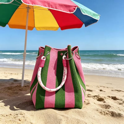 👜 Torba wiadro pleciona – 50% ZNIŻKI! BESTSELLER! OFERTA LIMITOWANA!☀️✨ Dzianinowa, lekka i pojemna – idealna na wakacje, plażę i codzienne stylizacje. Modny design, wygodne noszenie – sprawdzi się jako torba na ramię i do ręki. Twój letni must-have!